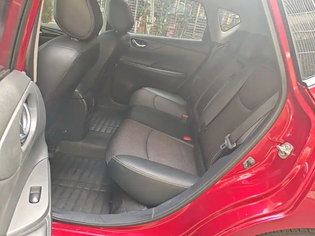 Nissan Tiida — миниатюра 17