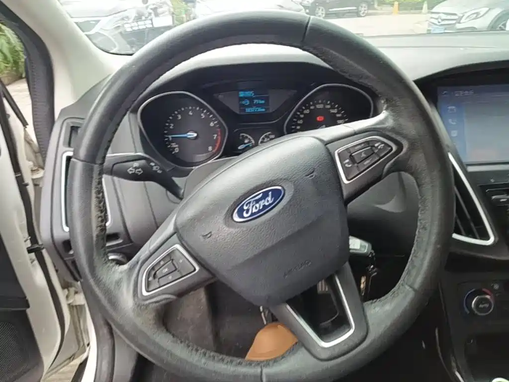 Ford Focus — миниатюра 11