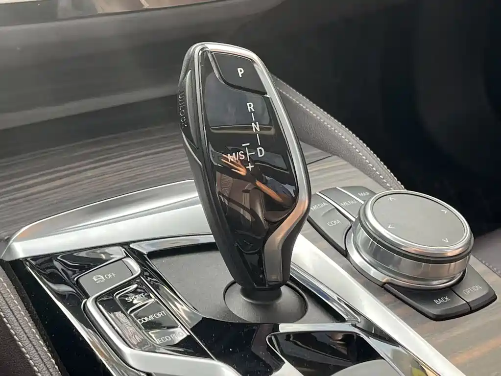 BMW 5 SERIES NEW ENERGY