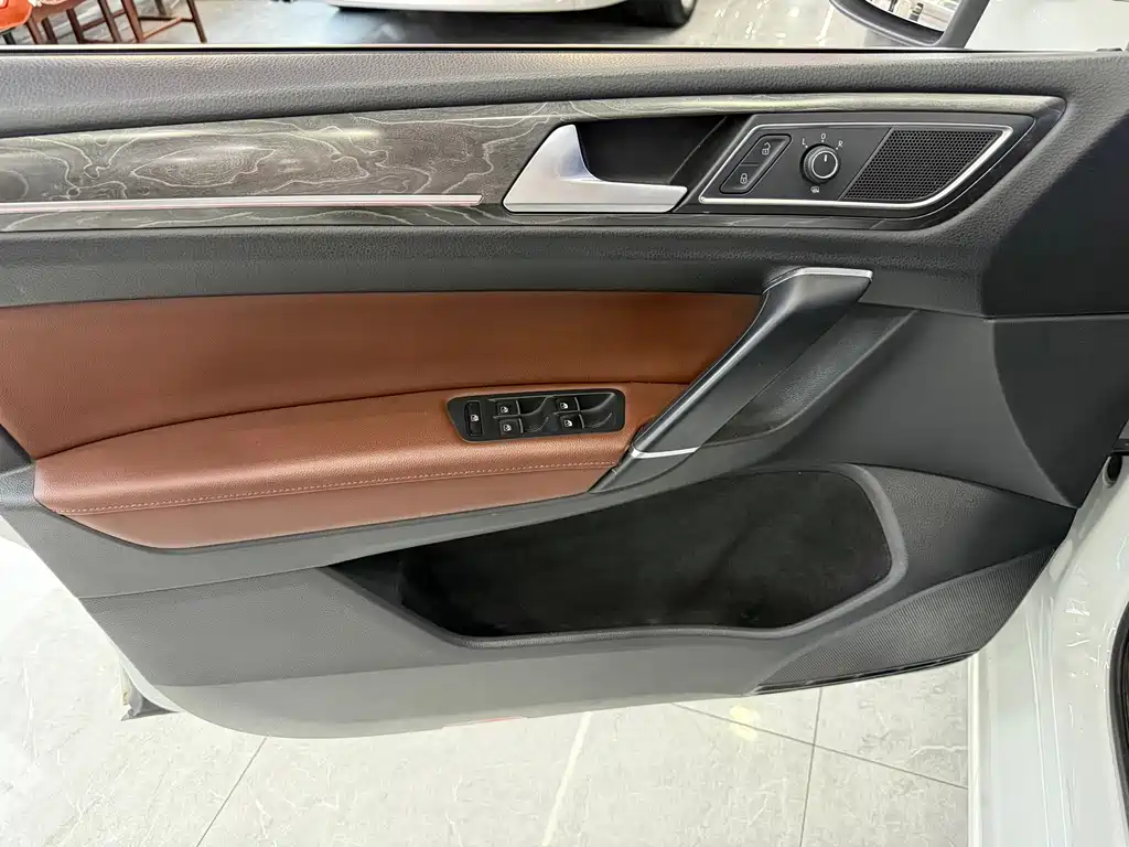 Volkswagen Golf Sportsvan — миниатюра 11