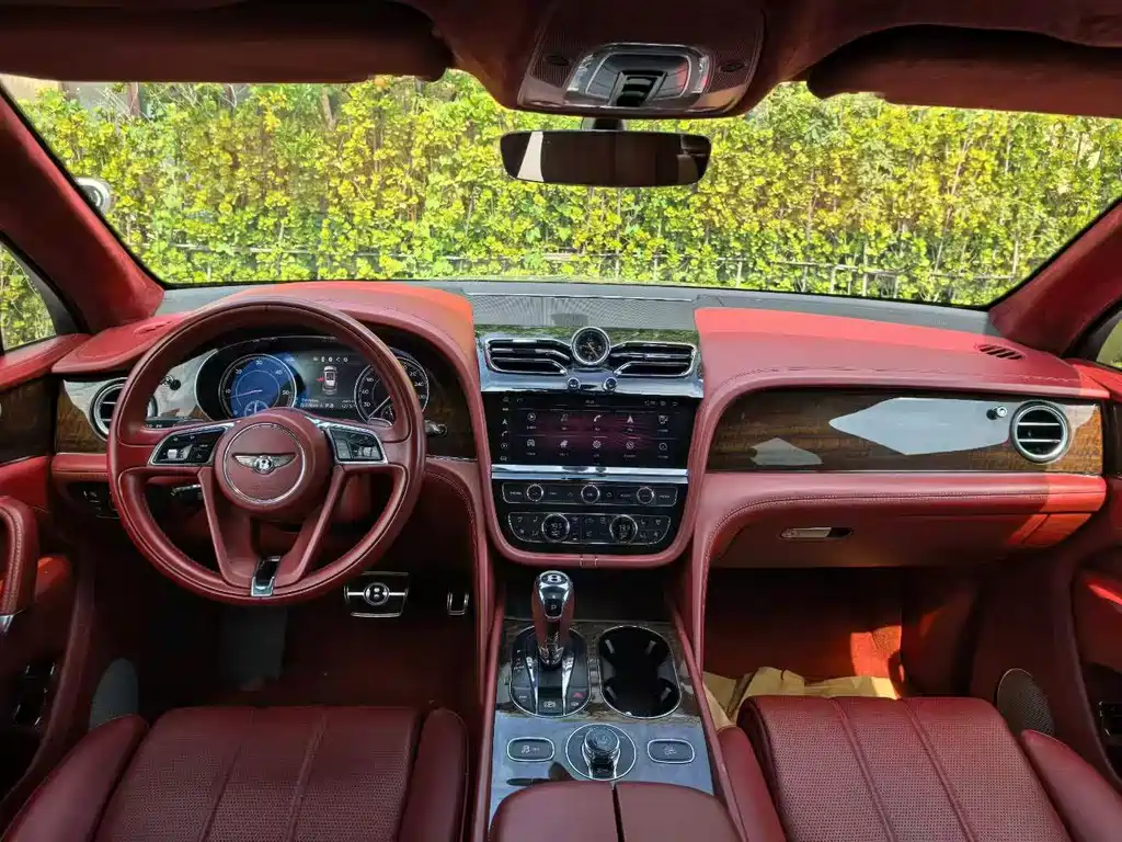 Bentley Bentayga — миниатюра 8