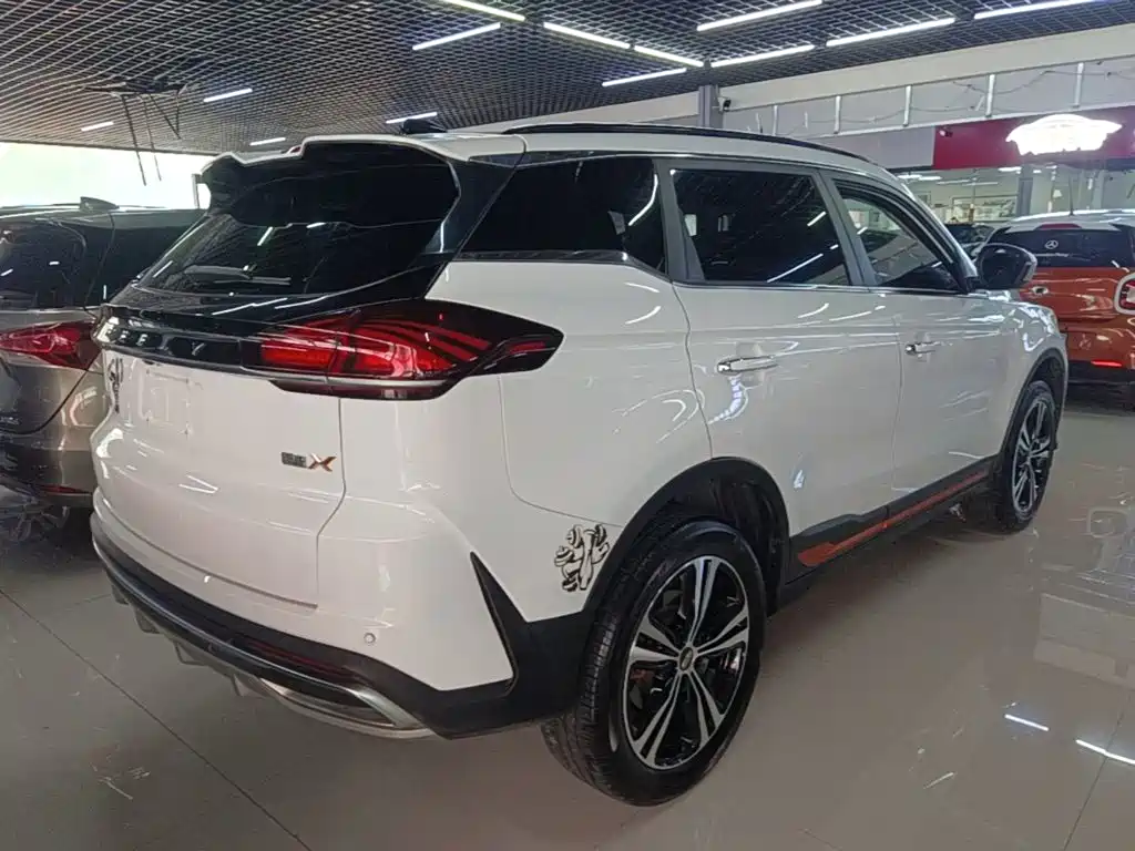 Geely Boyue — миниатюра 7