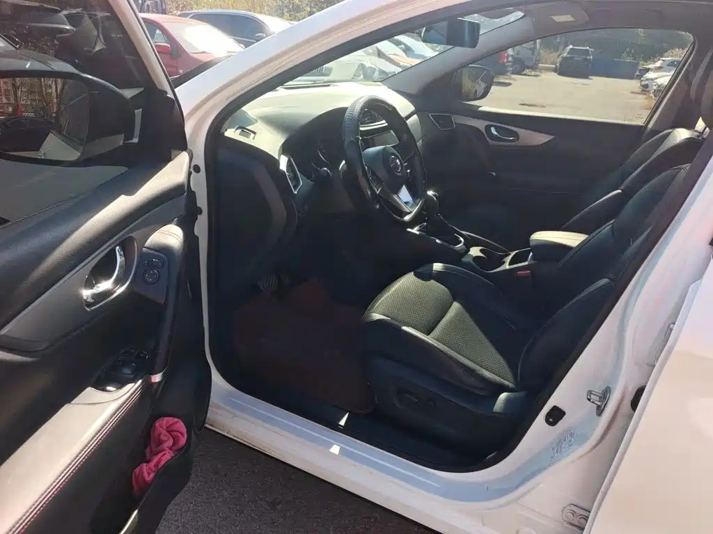 Nissan Qashqai — миниатюра 17