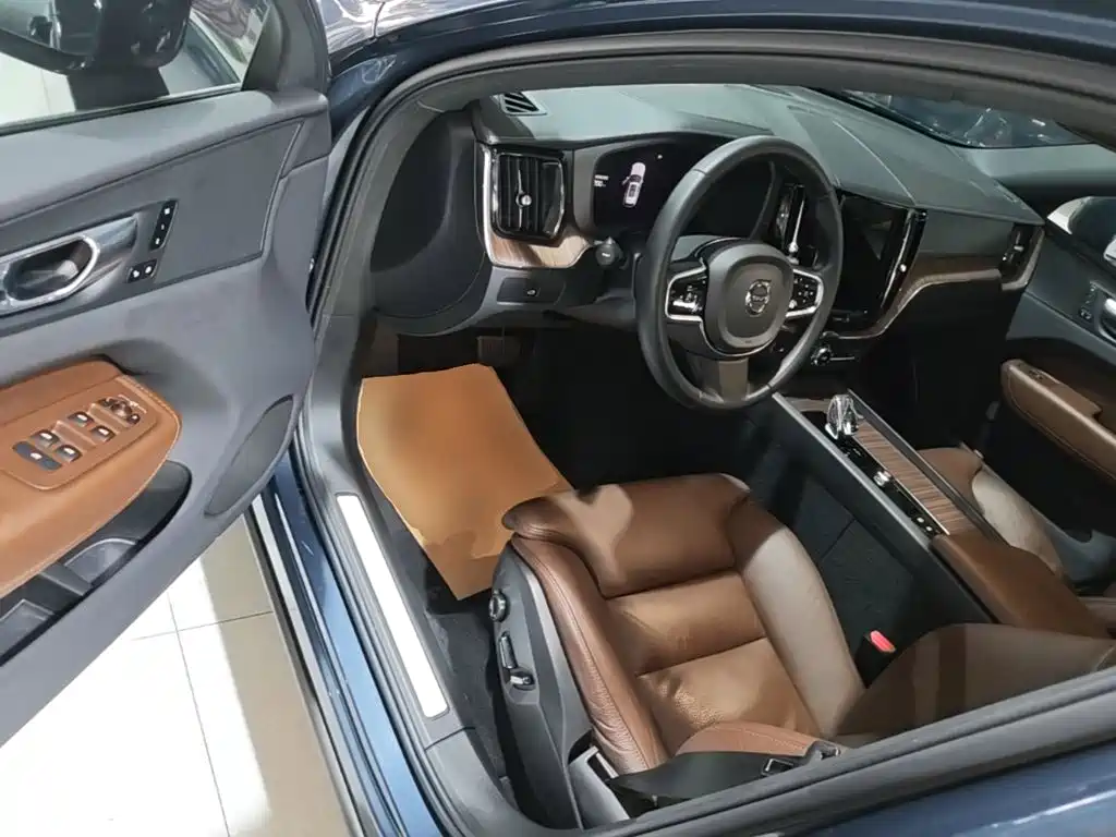 Volvo XC60 — миниатюра 16