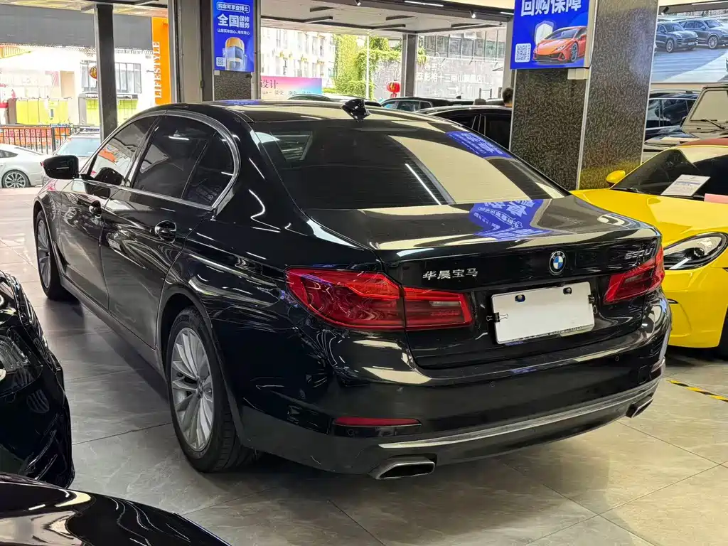 BMW 5 Series — миниатюра 12