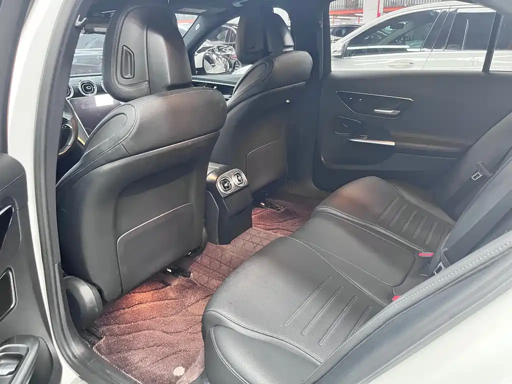 Mercedes-Benz C-Class — миниатюра 10