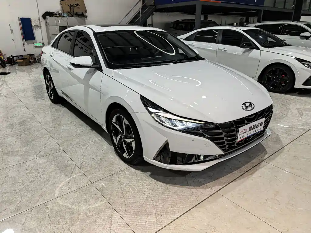 Hyundai Elantra — миниатюра 15