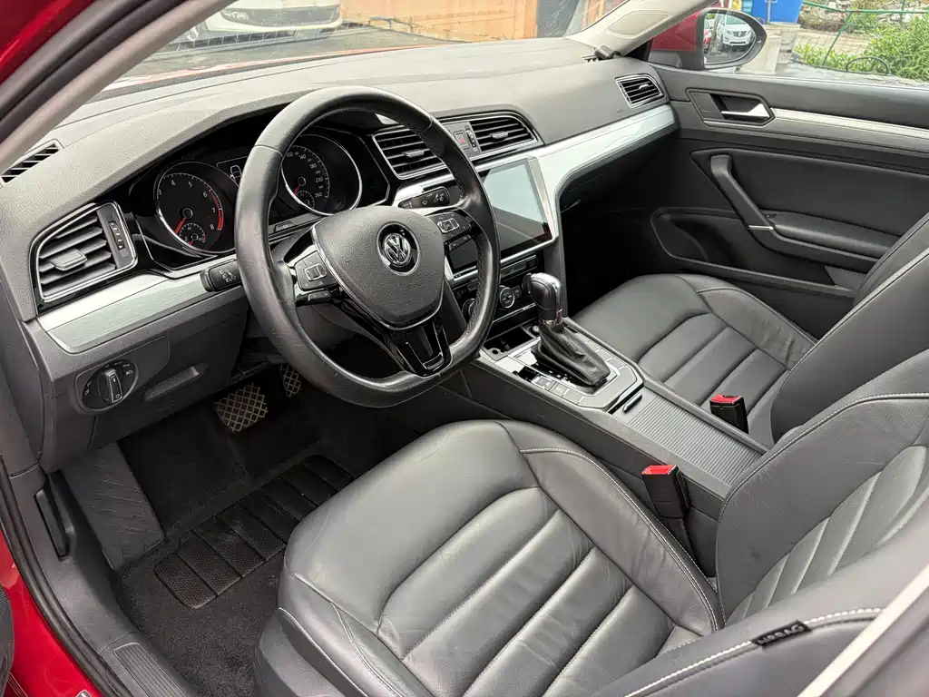 Volkswagen Lamando 2015 330TSI DSG Comfort