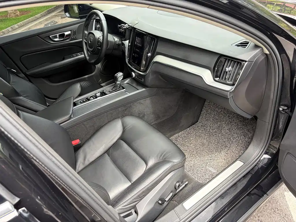 Volvo S60 — миниатюра 19