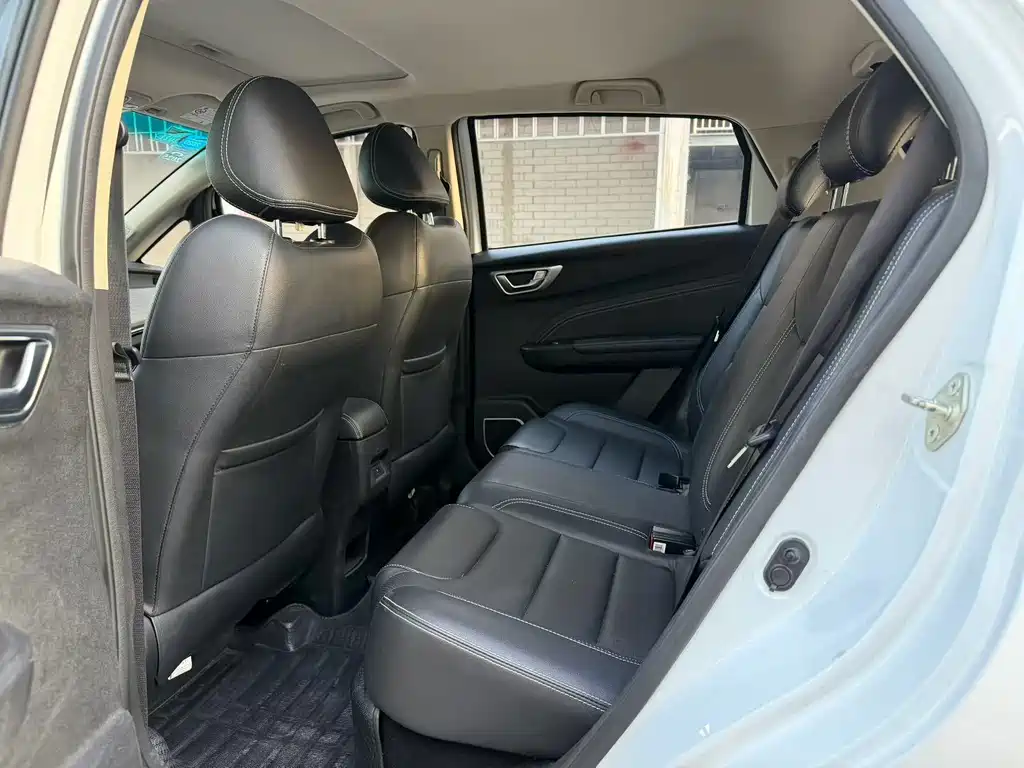 Geely Vision X3 — миниатюра 6