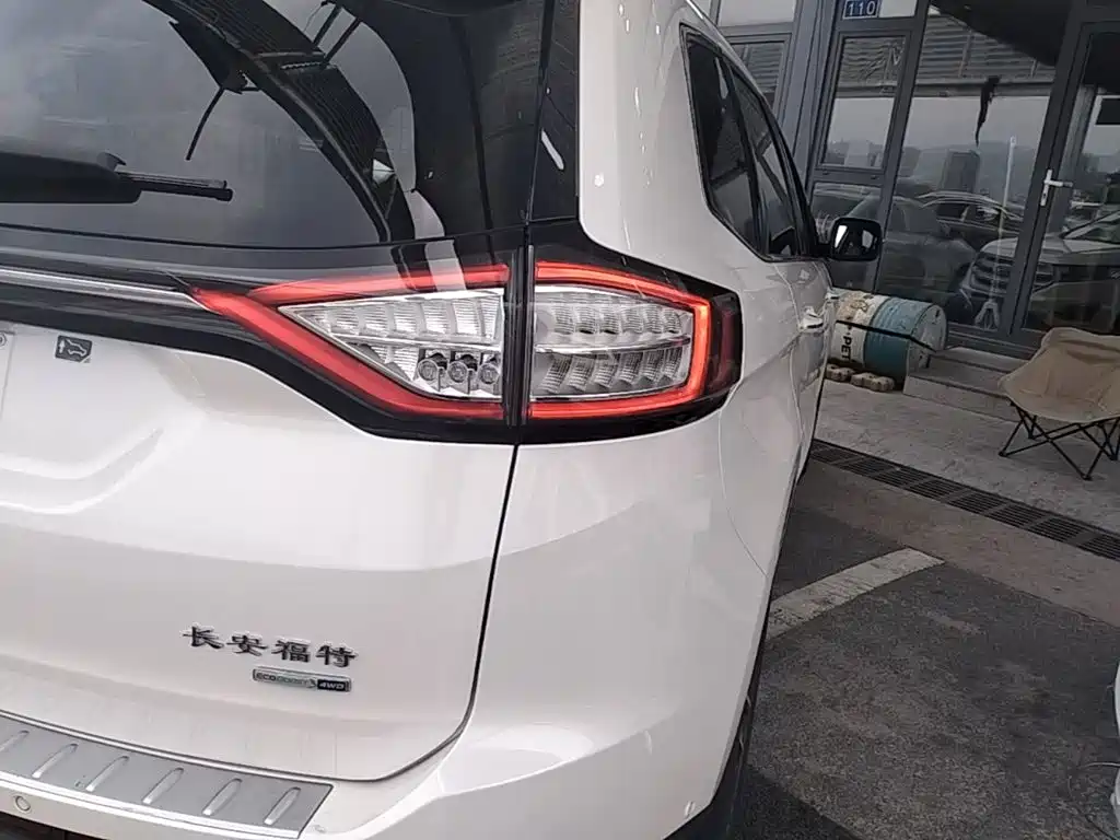 Ford Edge 2015 2.0T GTDi