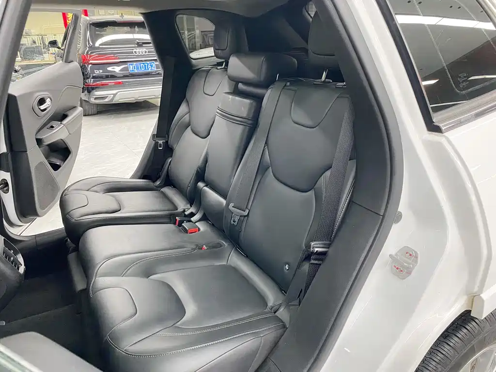 Jeep Cherokee — миниатюра 13
