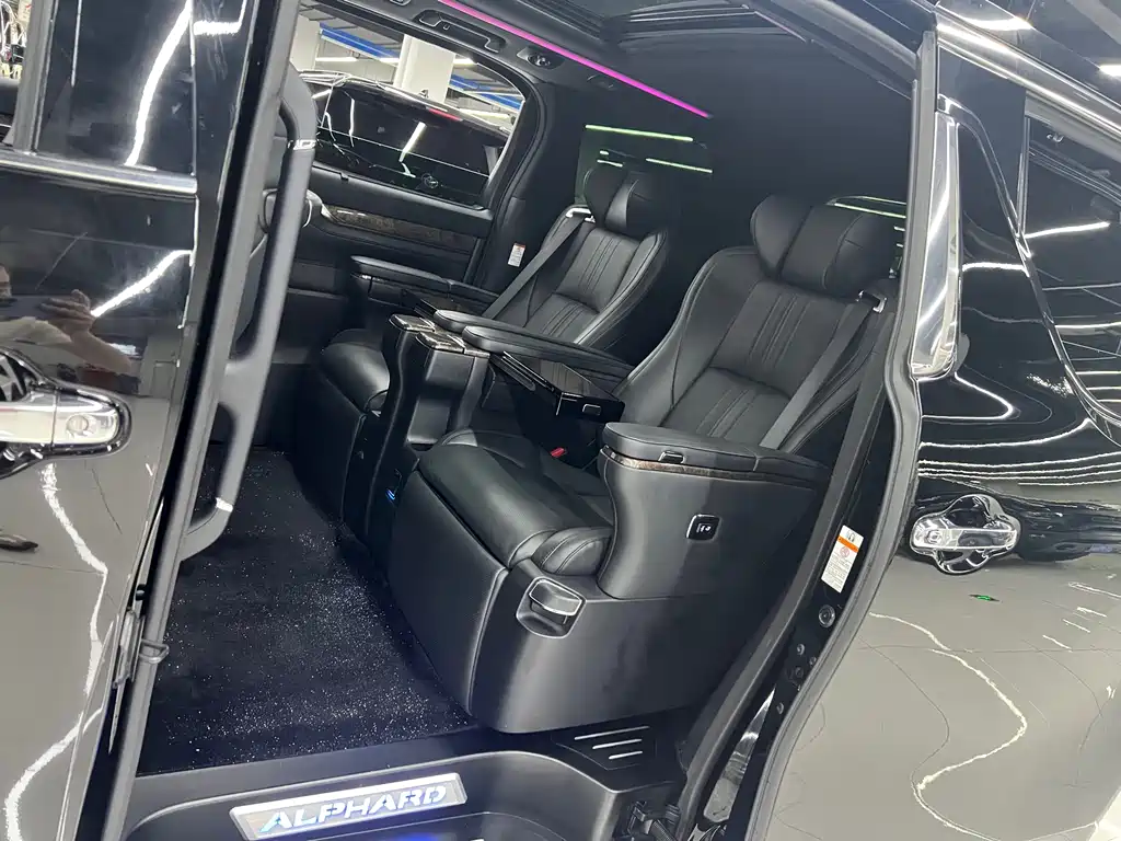Toyota Alphard — фотографии объявления, Фото 11