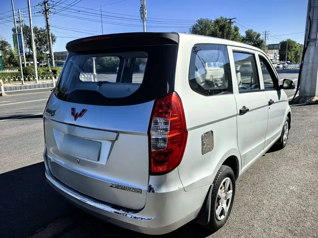 Wuling Hongguang — миниатюра 11