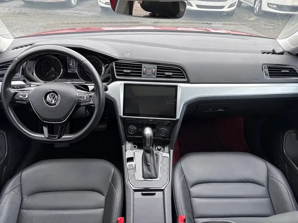 Volkswagen Lamando 2015 330TSI DSG Comfort