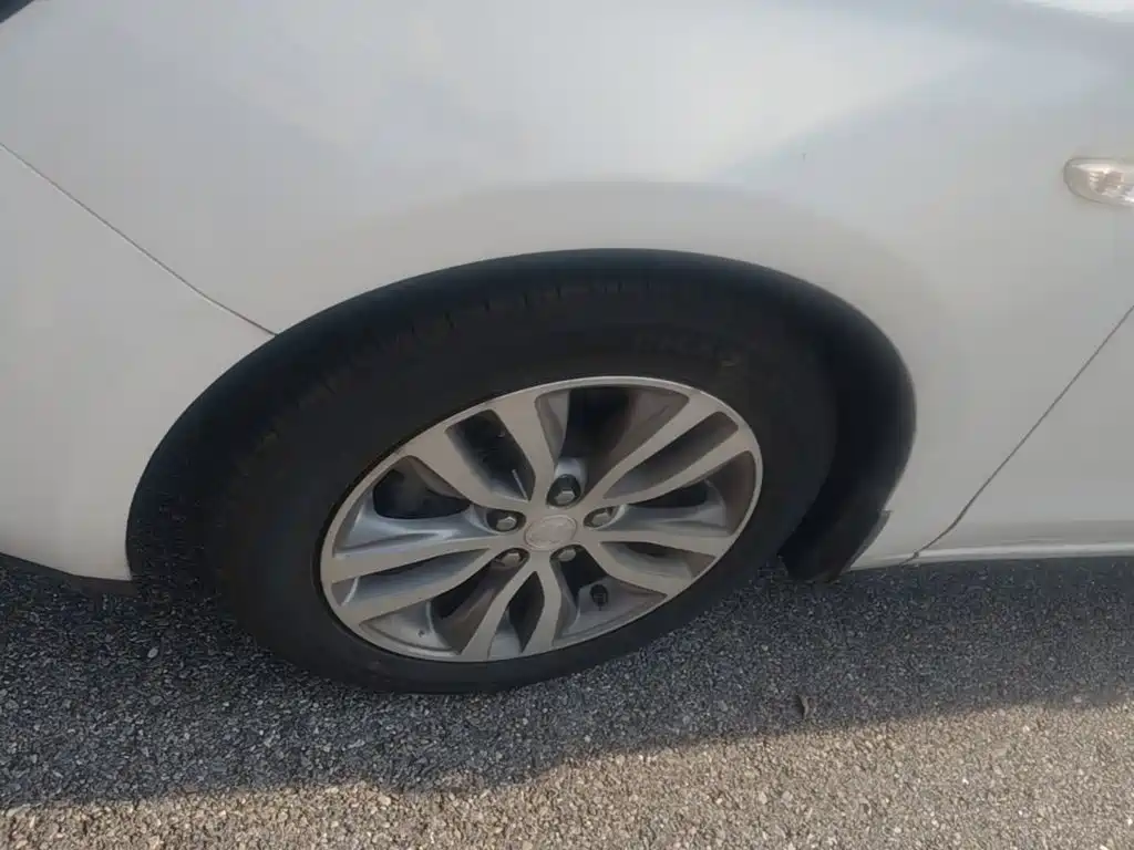 Buick Excelle — миниатюра 23