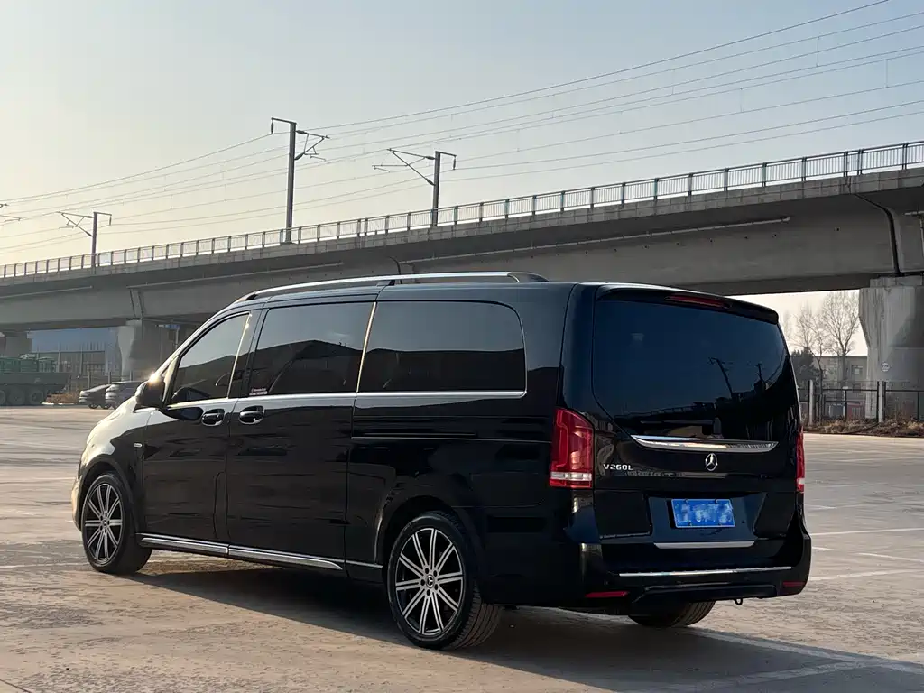 MERCEDES-BENZ V CLASS