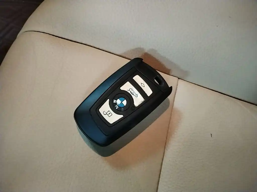 BMW 5 Series — миниатюра 9