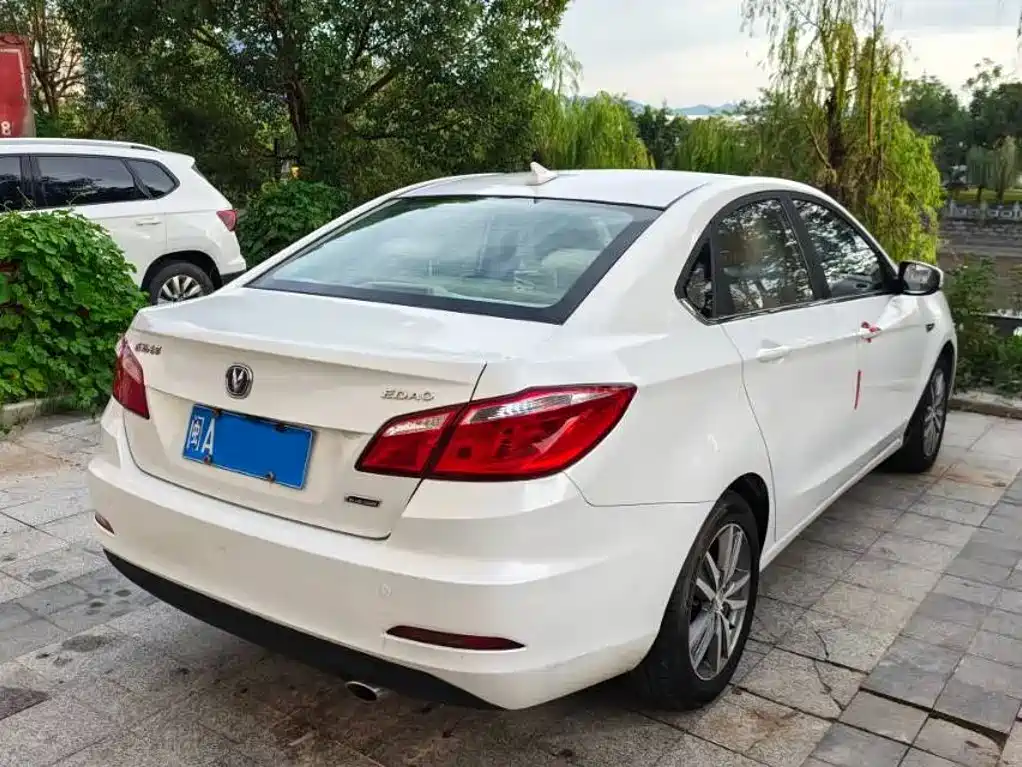 Changan Eado — миниатюра 3