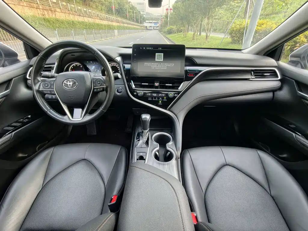 Toyota Camry — миниатюра 6