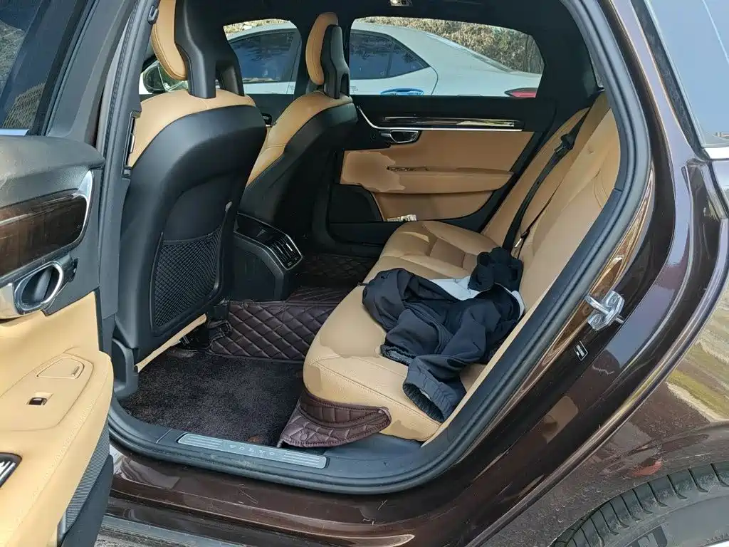 Volvo S90 — миниатюра 18