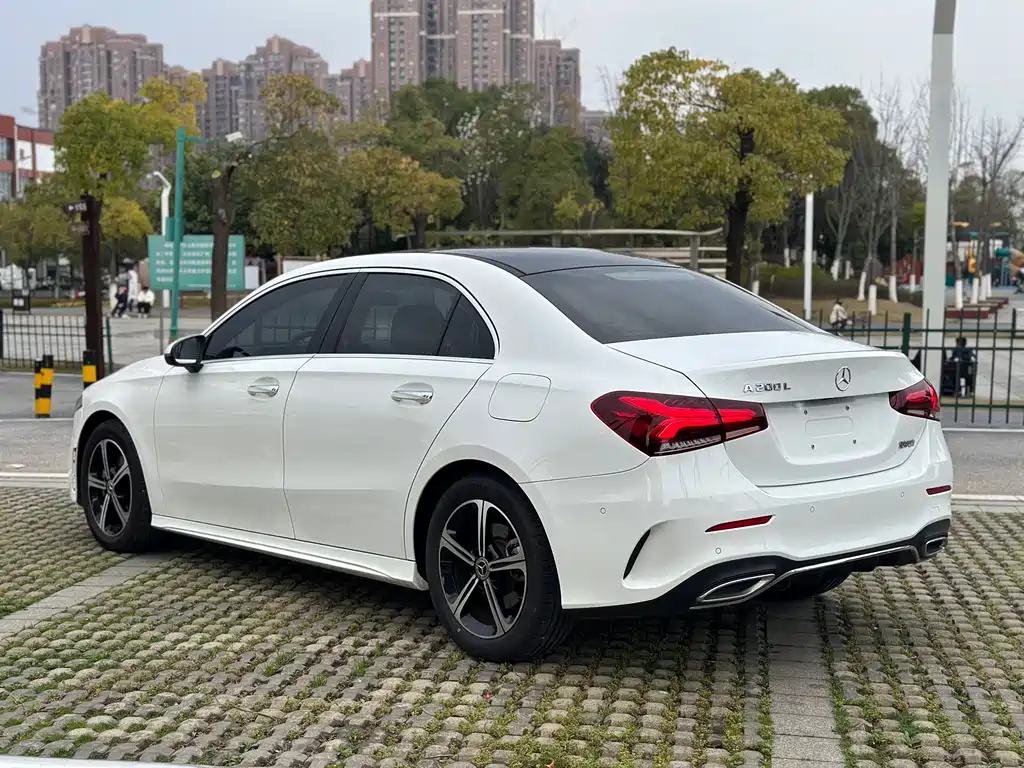 MERCEDES-BENZ A CLASS