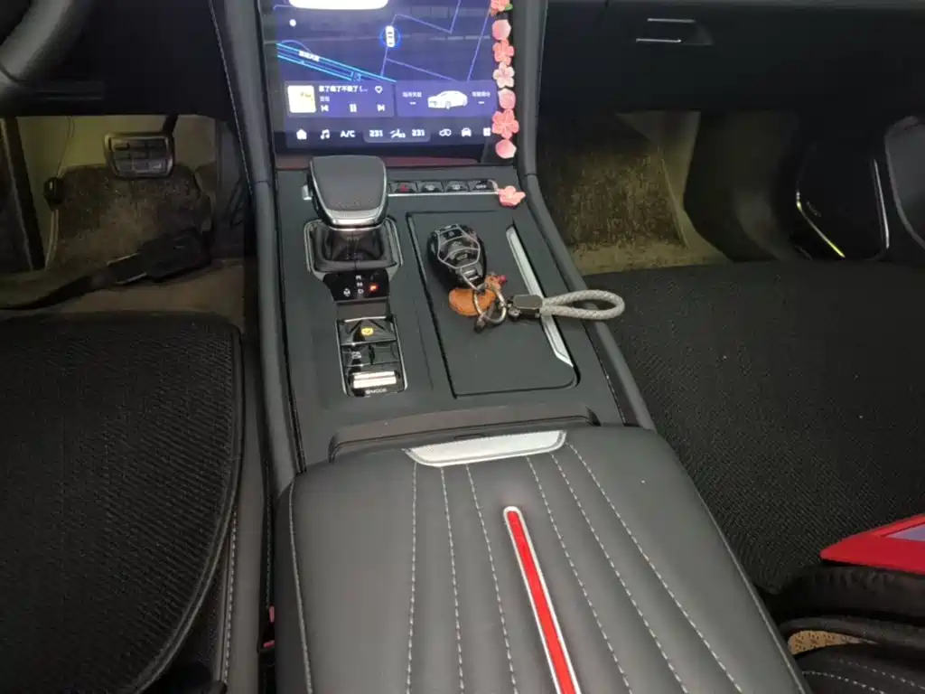 Hongqi Hongqi H5 — миниатюра 14