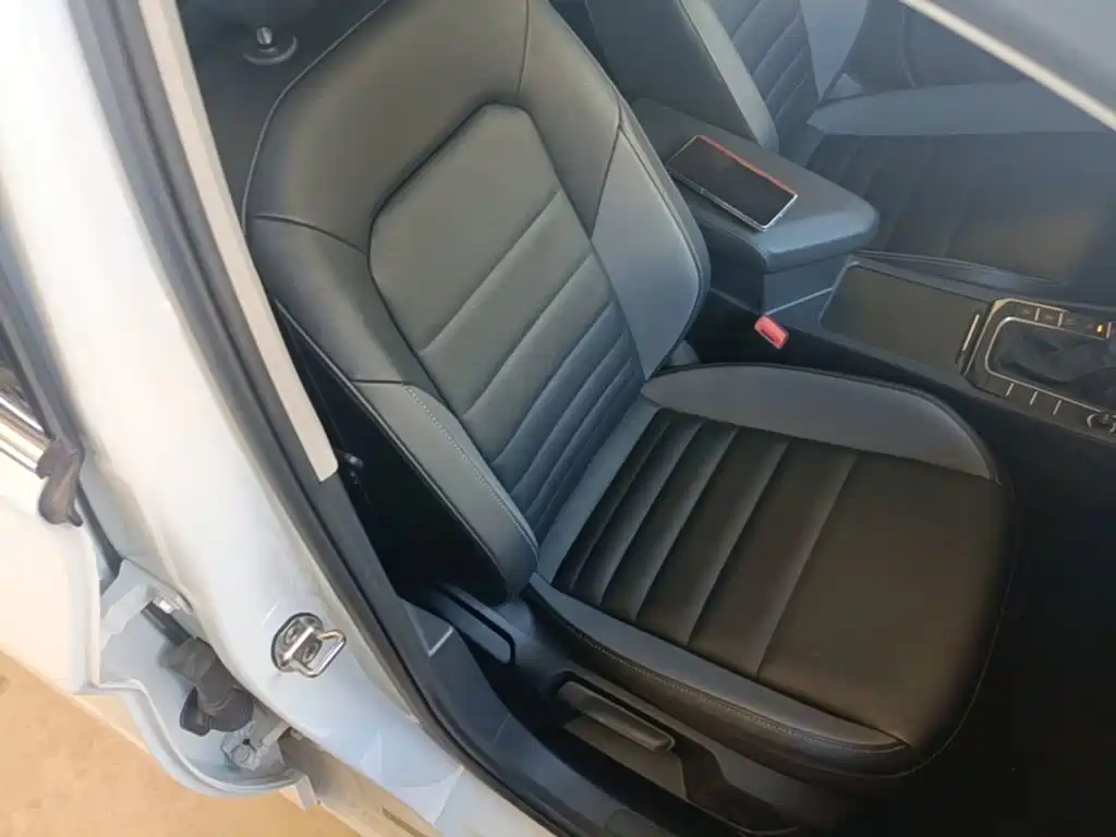 Volkswagen Sagitar — миниатюра 25