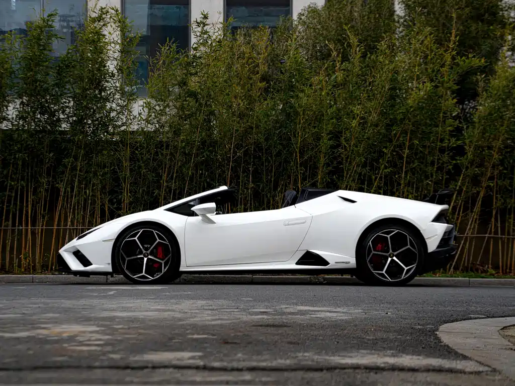 LAMBORGHINI HURACÁN