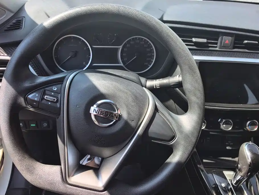 Nissan Bluebird — миниатюра 15