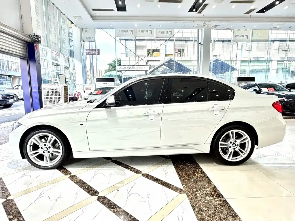BMW 3 Series — миниатюра 17