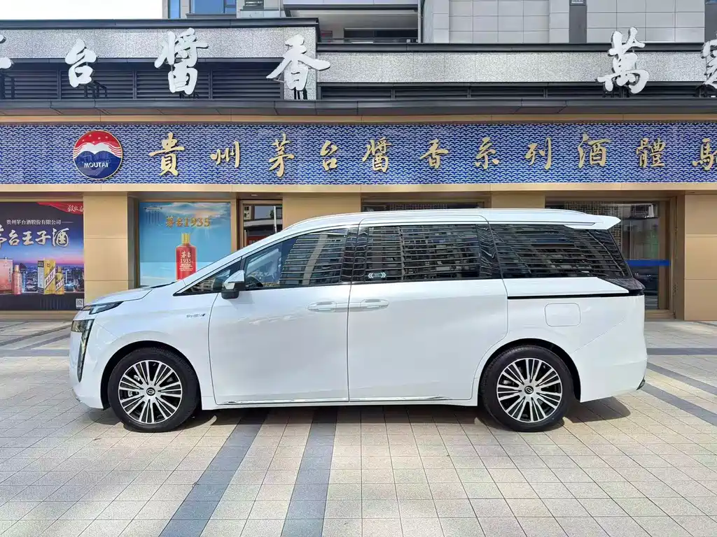 GAC Motor Trumpchi E8 PHEV — миниатюра 9