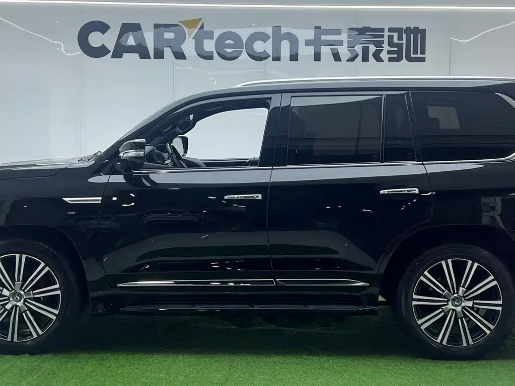 Lexus LX 2019 570