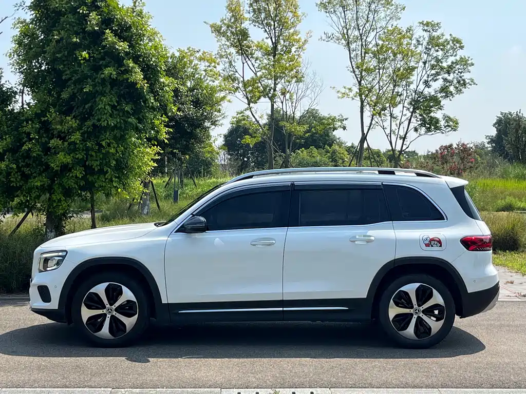 Mercedes-Benz GLB — миниатюра 2