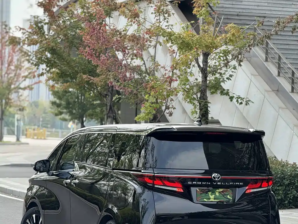 Toyota Vellfire — миниатюра 16