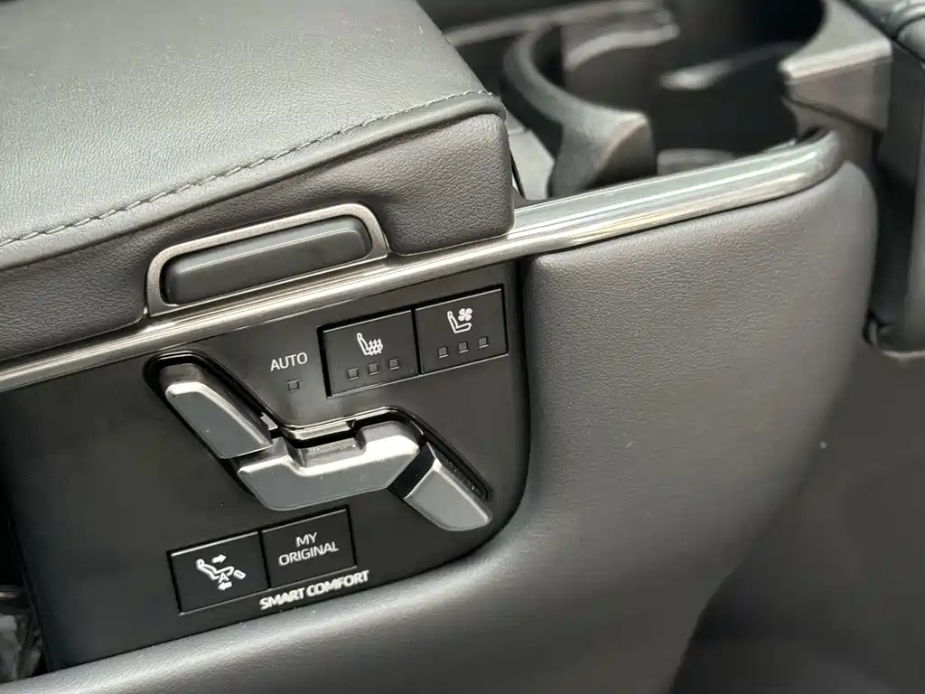 Toyota Vellfire — миниатюра 15