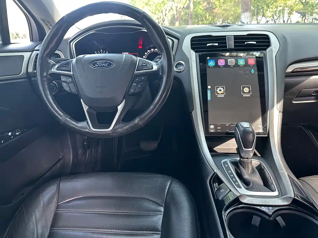 Ford Mondeo — миниатюра 9