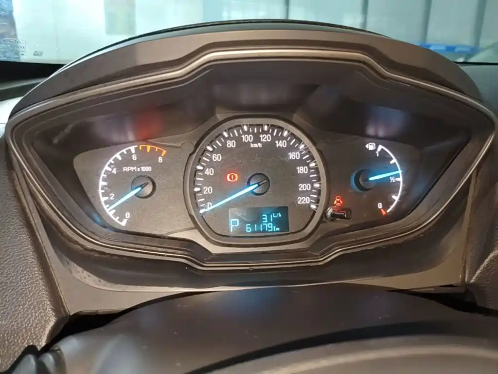 Ford Escort — миниатюра 12