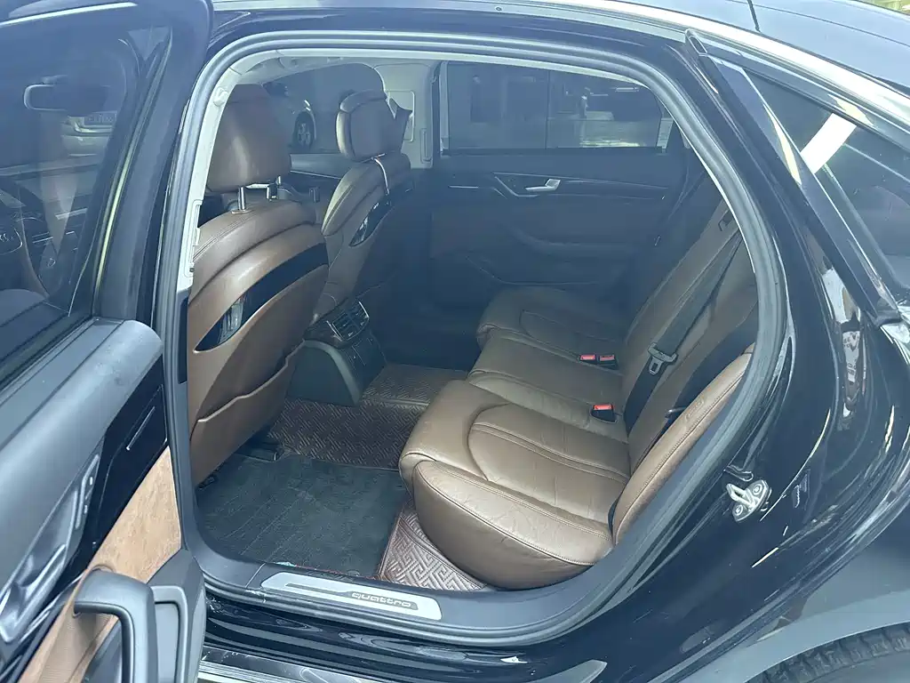 Audi A8 — миниатюра 5