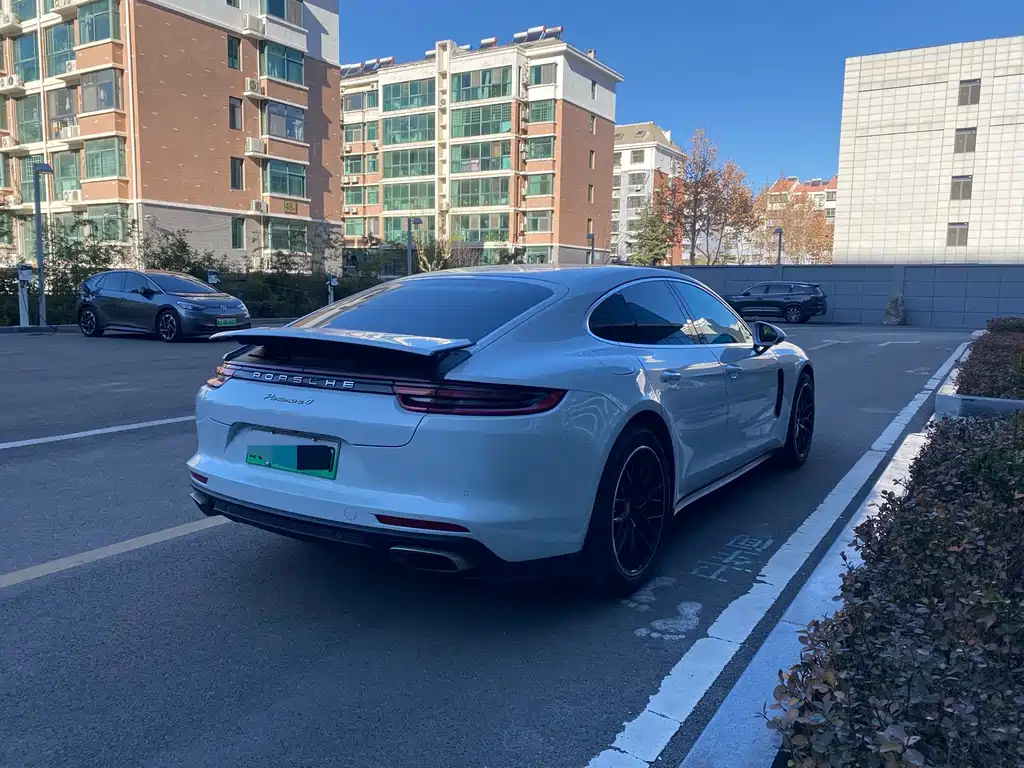 PORSCHE PANAMERA NEW ENERGY