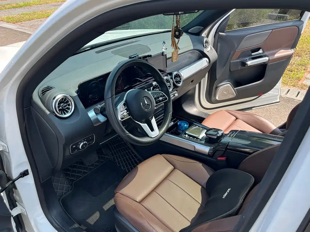 Mercedes-Benz GLB — миниатюра 10