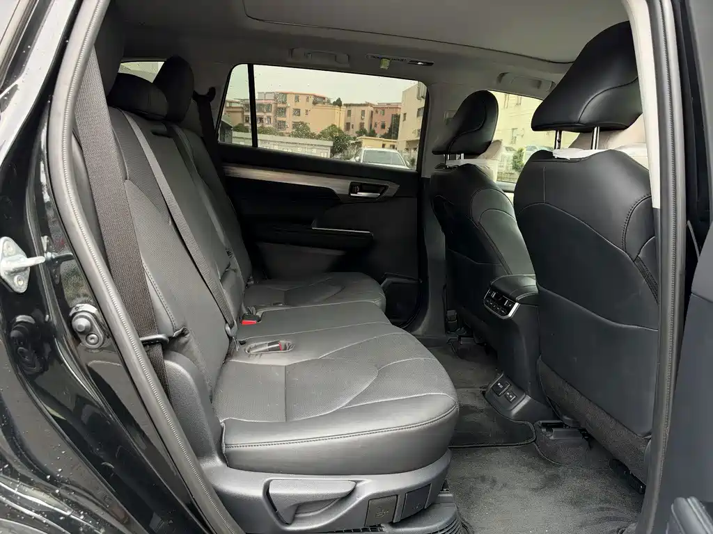 Toyota Highlander — миниатюра 11