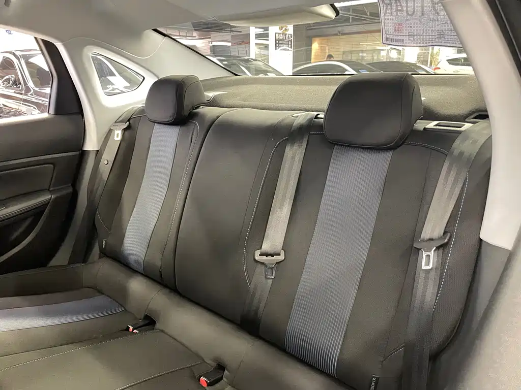 Peugeot 308 — миниатюра 34