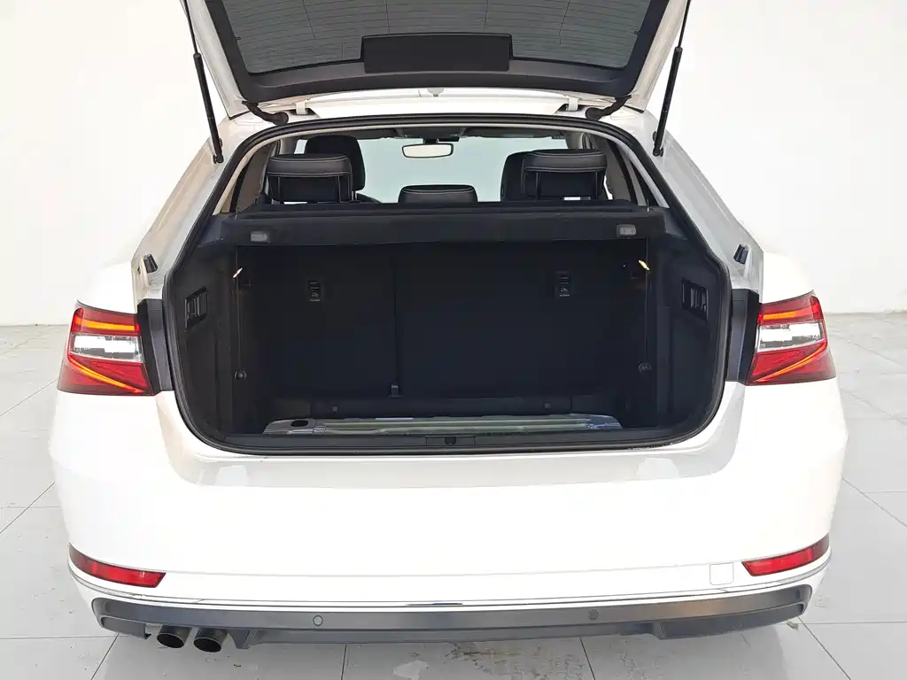 Skoda Superb — миниатюра 26