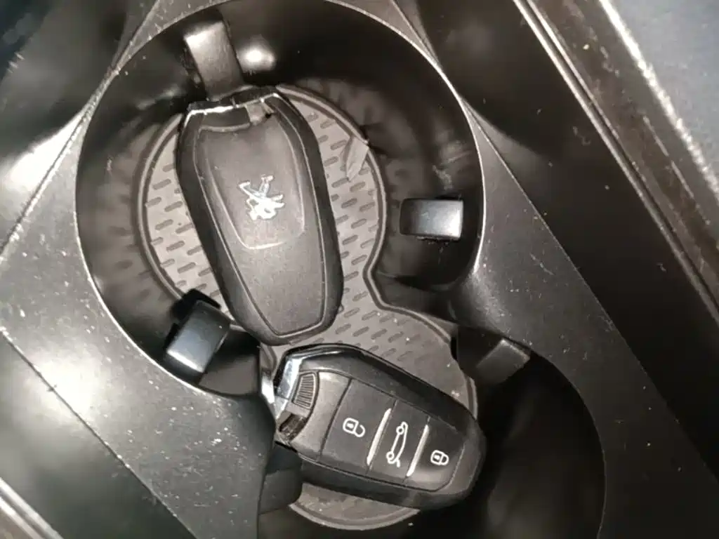 Peugeot 308 — миниатюра 9