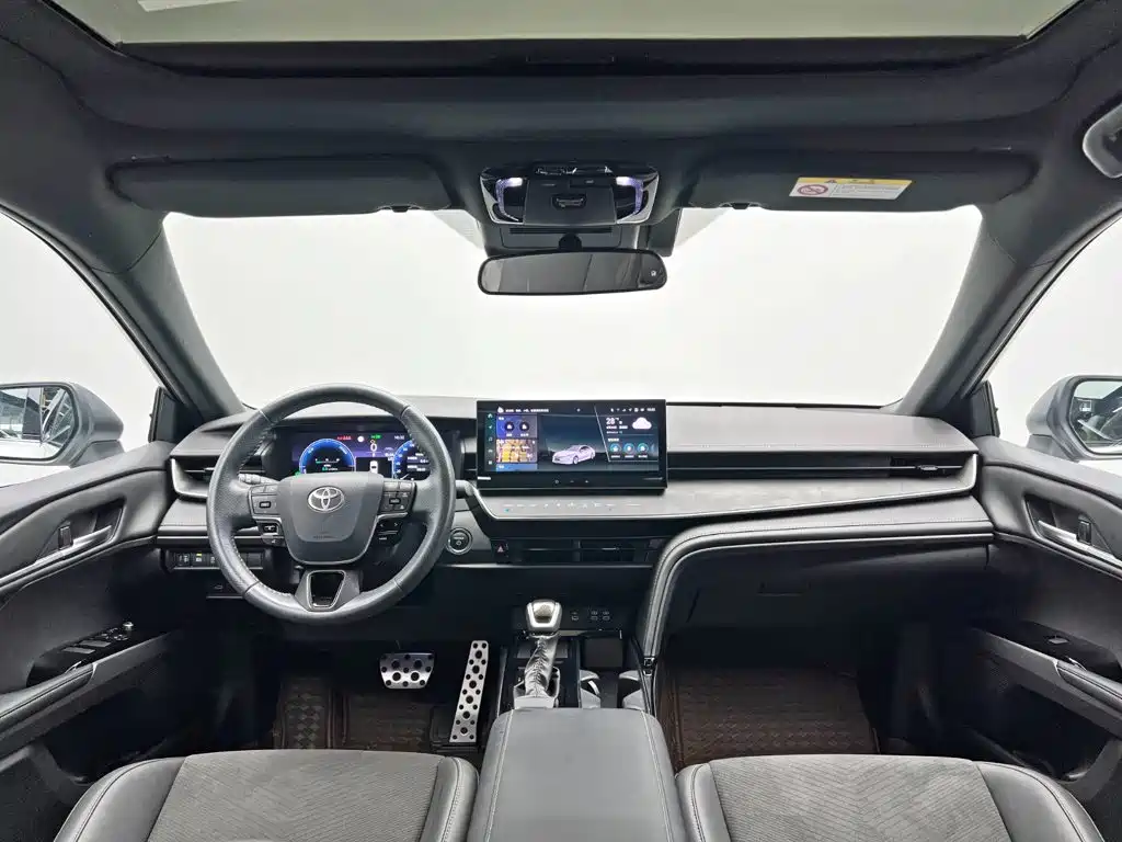 Toyota Camry — миниатюра 23