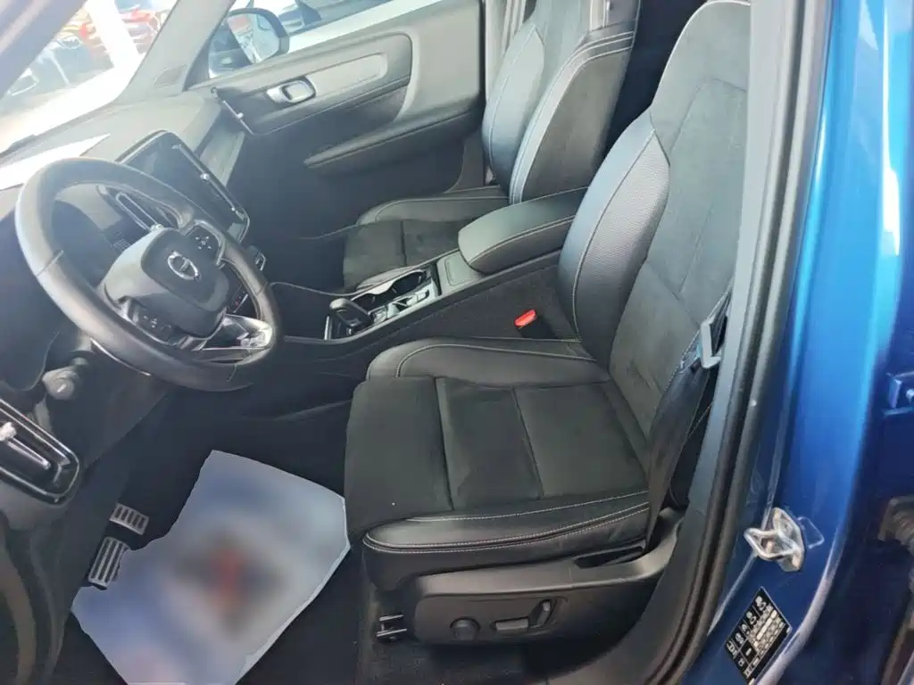 Volvo XC40 — миниатюра 15