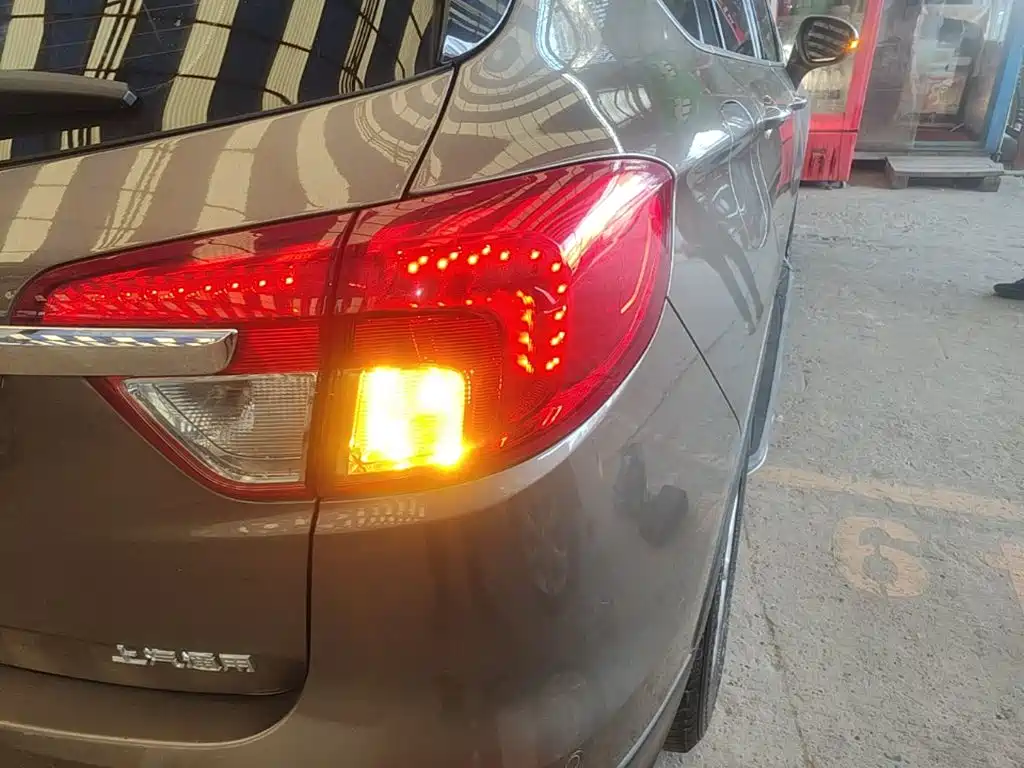 Buick Envision Plus — миниатюра 8