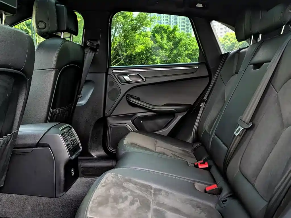 Porsche Macan — миниатюра 6