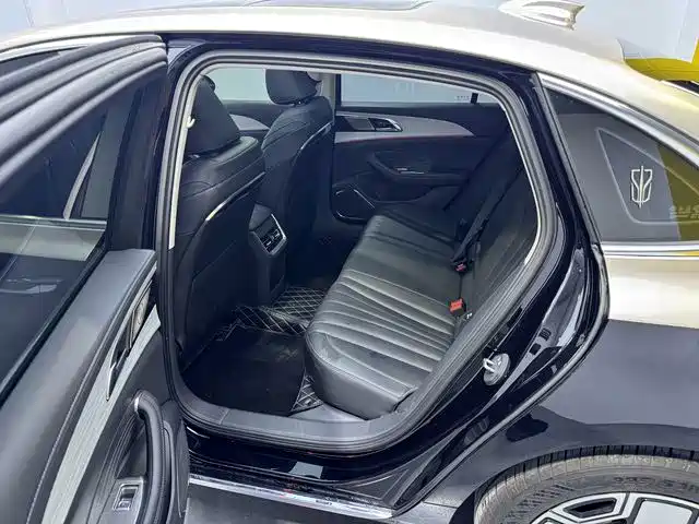 Hongqi Hongqi H5 — миниатюра 17